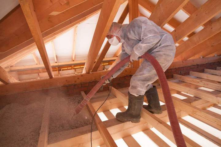 Isolation des combles perdus par soufflage